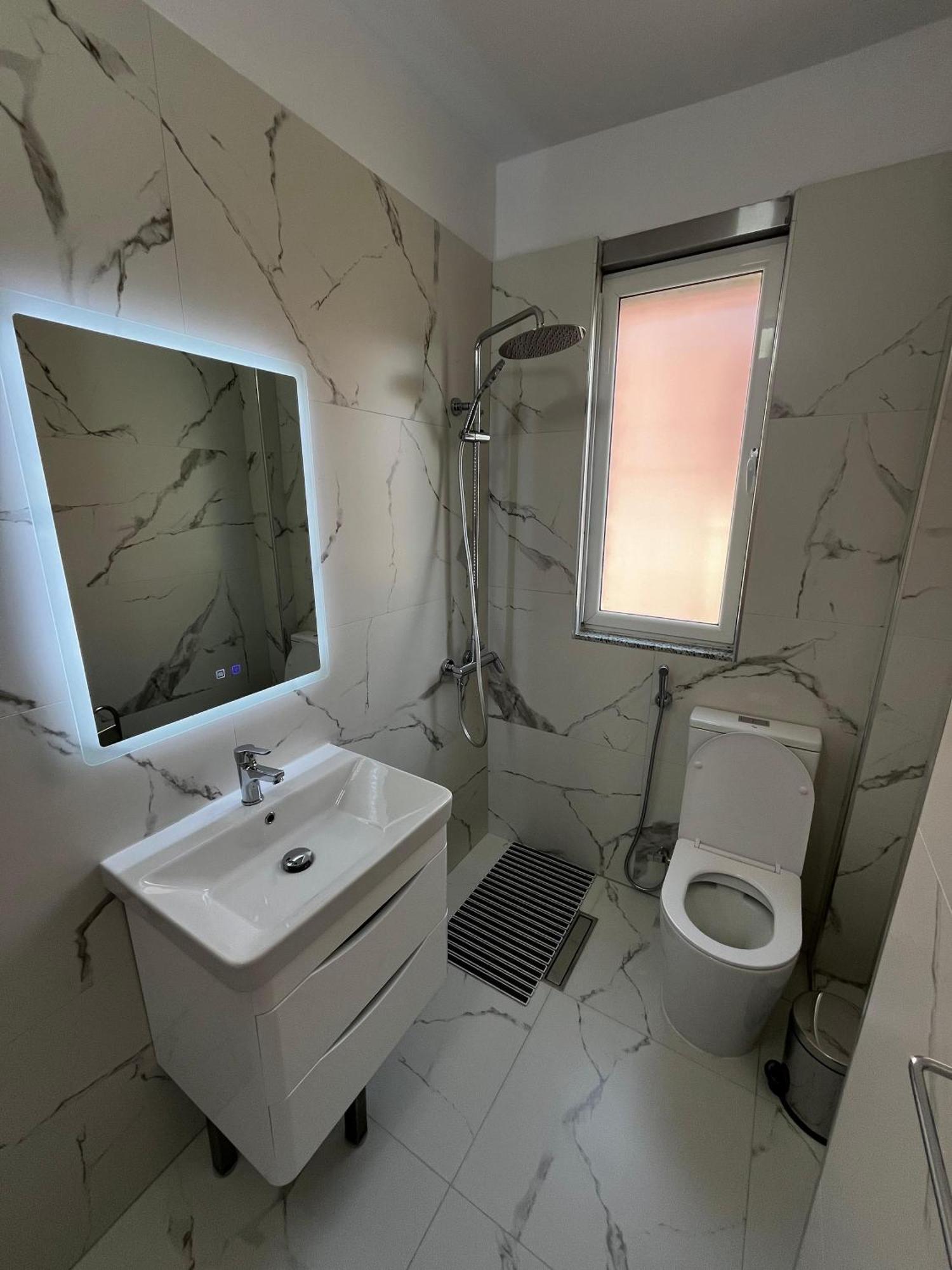 Charming Comfort Apartment Tiranë Eksteriør bilde